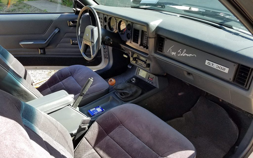 Predator GT302 interior. 